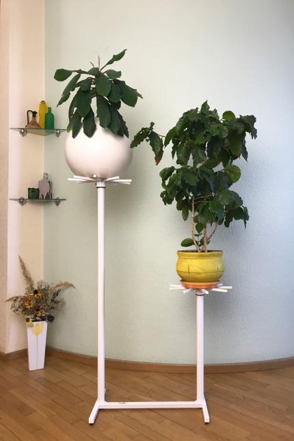 Подставка для цветов "Ирис" Удобная подставка под цветы "Ирис" стоимость тел. (098) 300 11 00