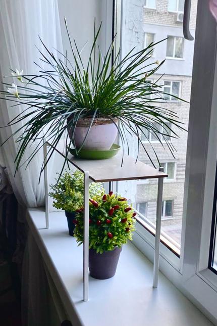 Підставка для квітів Троянда Подставка "Троянда" на подоконник на заказ